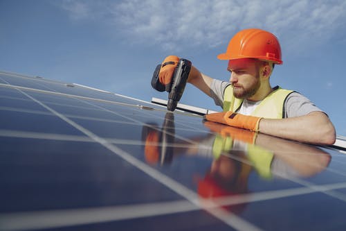 Využijte fotovoltaického jevu a mějte svou vlastní energii – Jaké výhody to má?